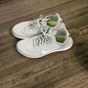 Nike tennis shoes